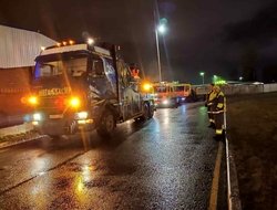 Фото процесса транспортировки авто на эвакуаторе