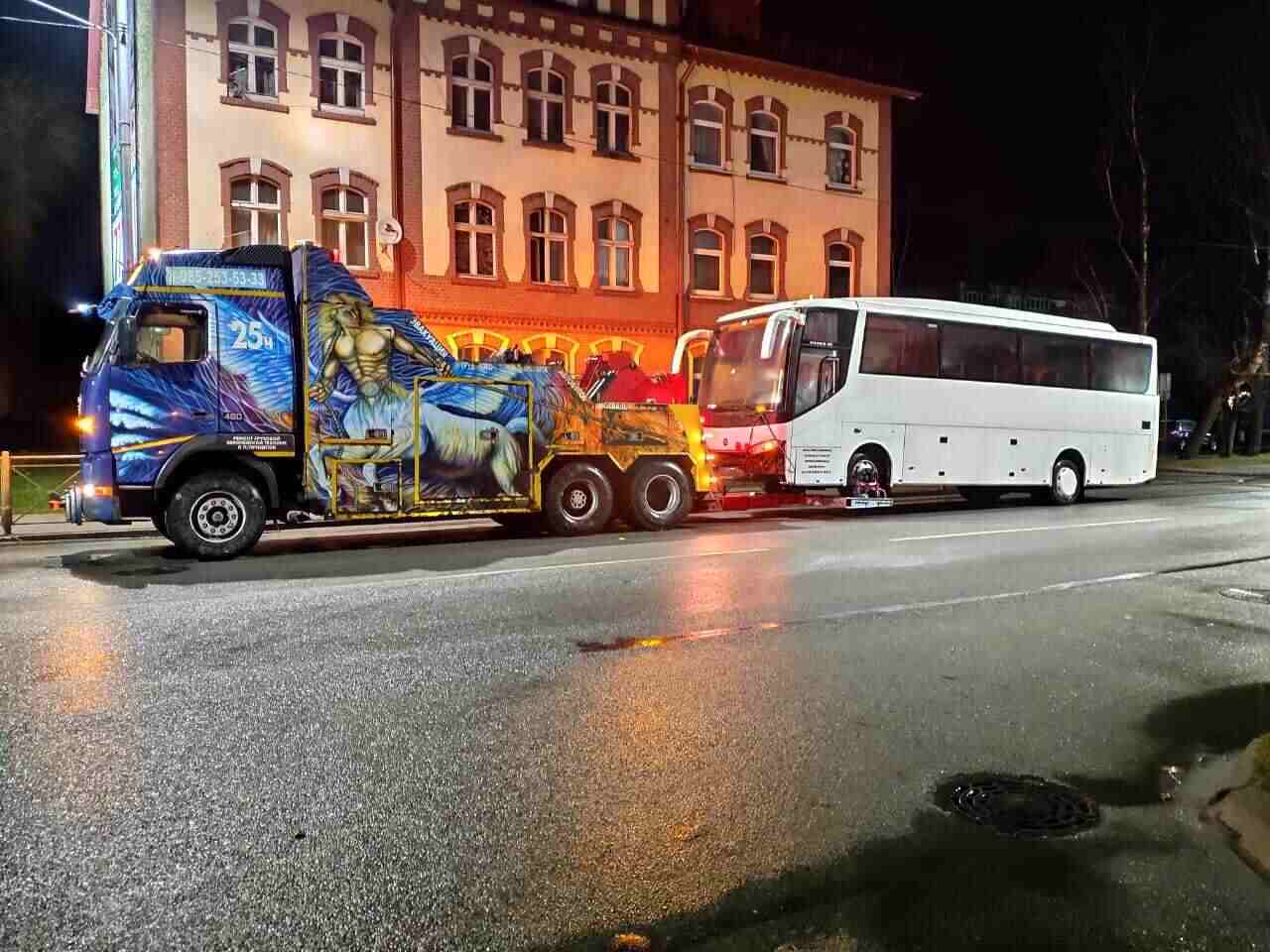 фото эвакуация автобусов в калининграде
